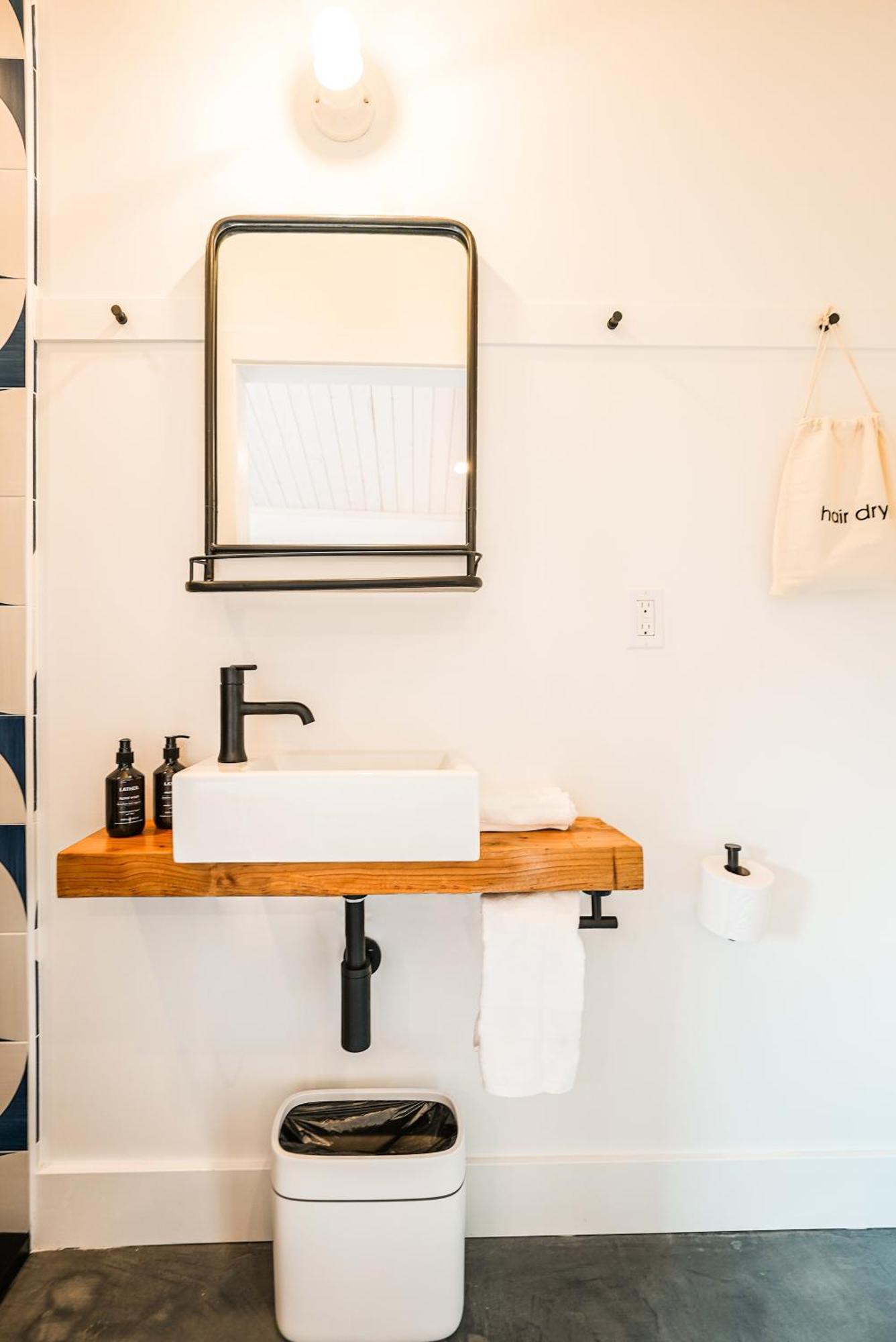 Funboard Room Includes King Bed And Mini Kitchenette Stinson Beach Buitenkant foto